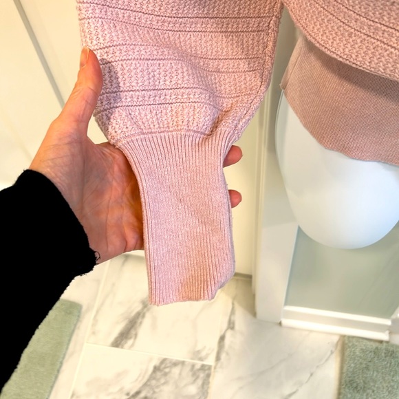 Flattering WHBM sweater! - Picture 3 of 6